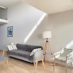 Climatisé 3 Pièces, 6 Couchages - Face à La - - Fr-1-251-510 * Le Lavandou