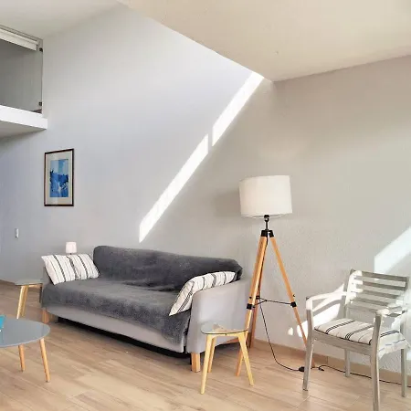 Climatise 3 Pieces, 6 Couchages - Face A La - - Fr-1-251-510 * Le Lavandou