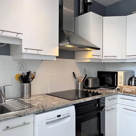 Apartment Climatise 3 Pieces, 6 Couchages - Face A La - - Fr-1-251-510 *